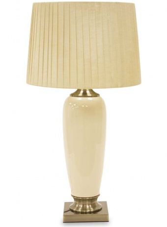 Lamp with lampshade